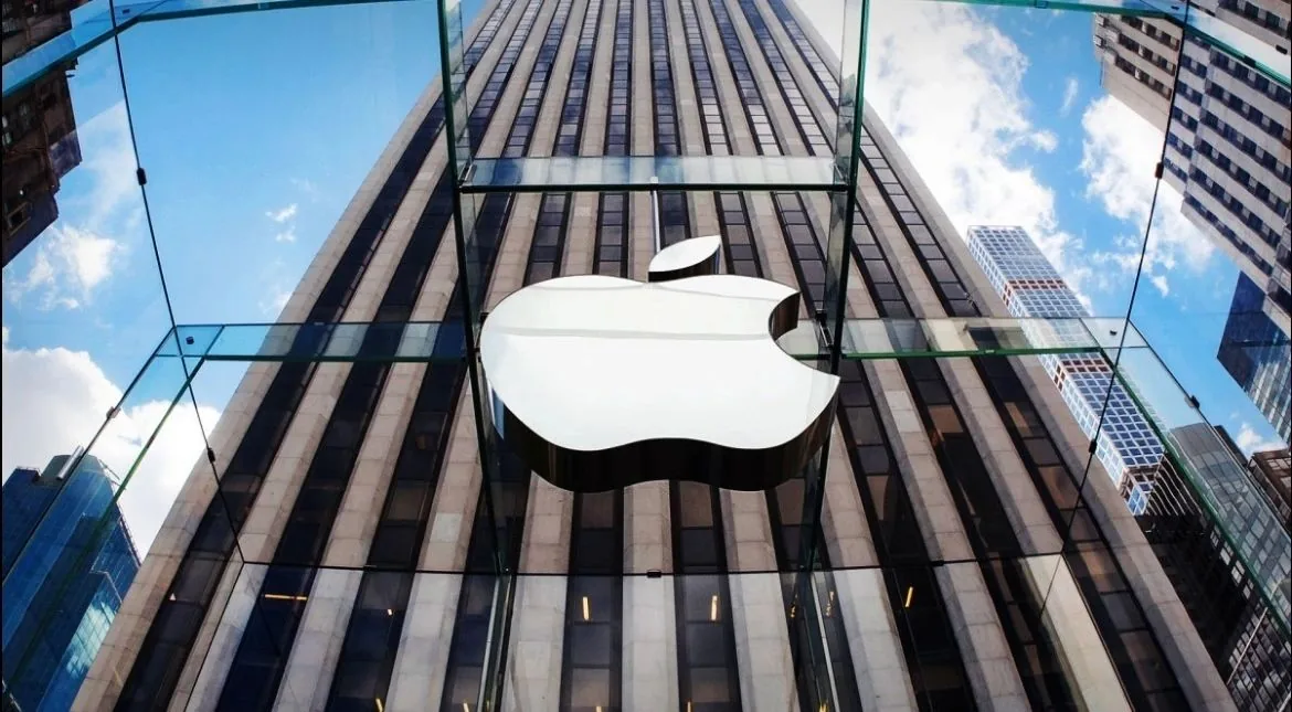 Apple Throws Down $150M for U.S. Racing Deal