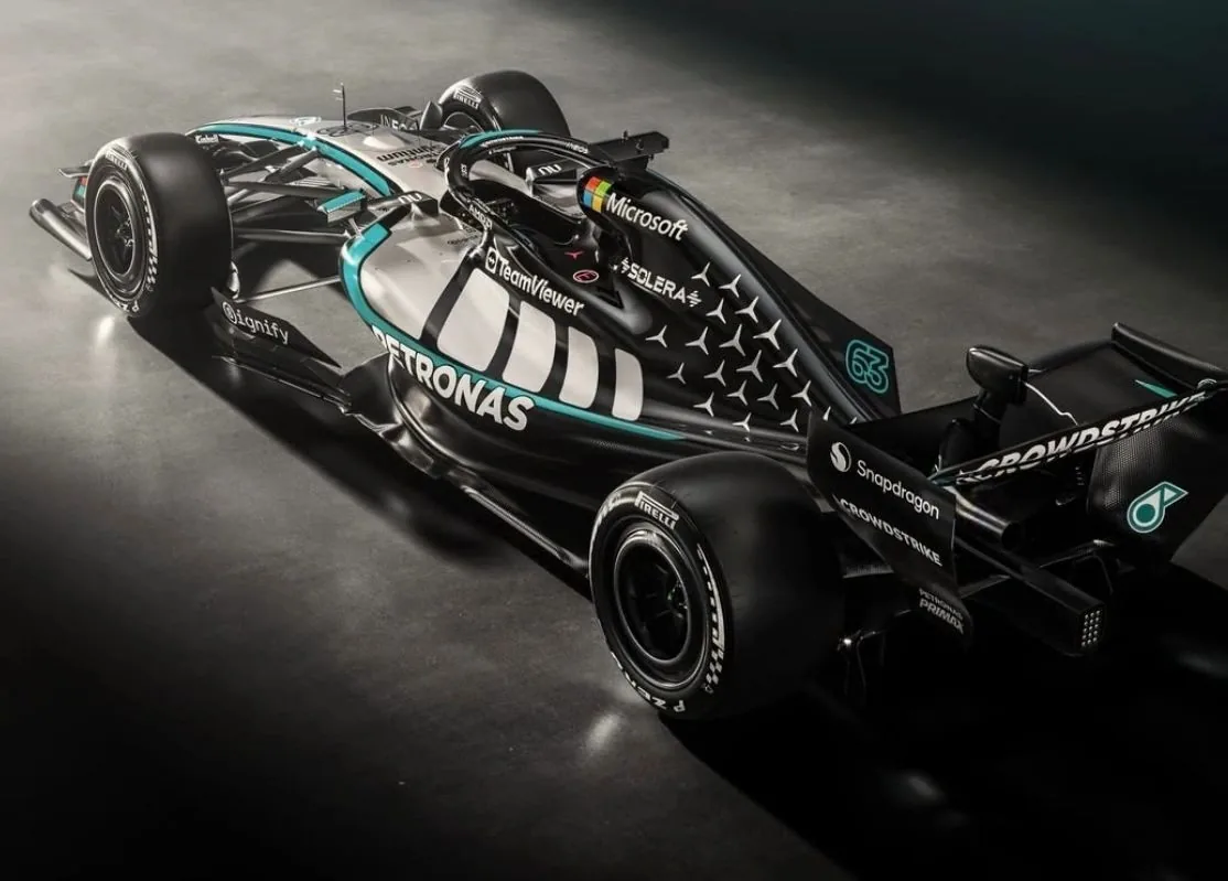 Mercedes Unveils W17
