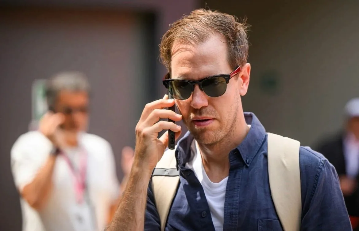 Vettel Considers F1 Comeback