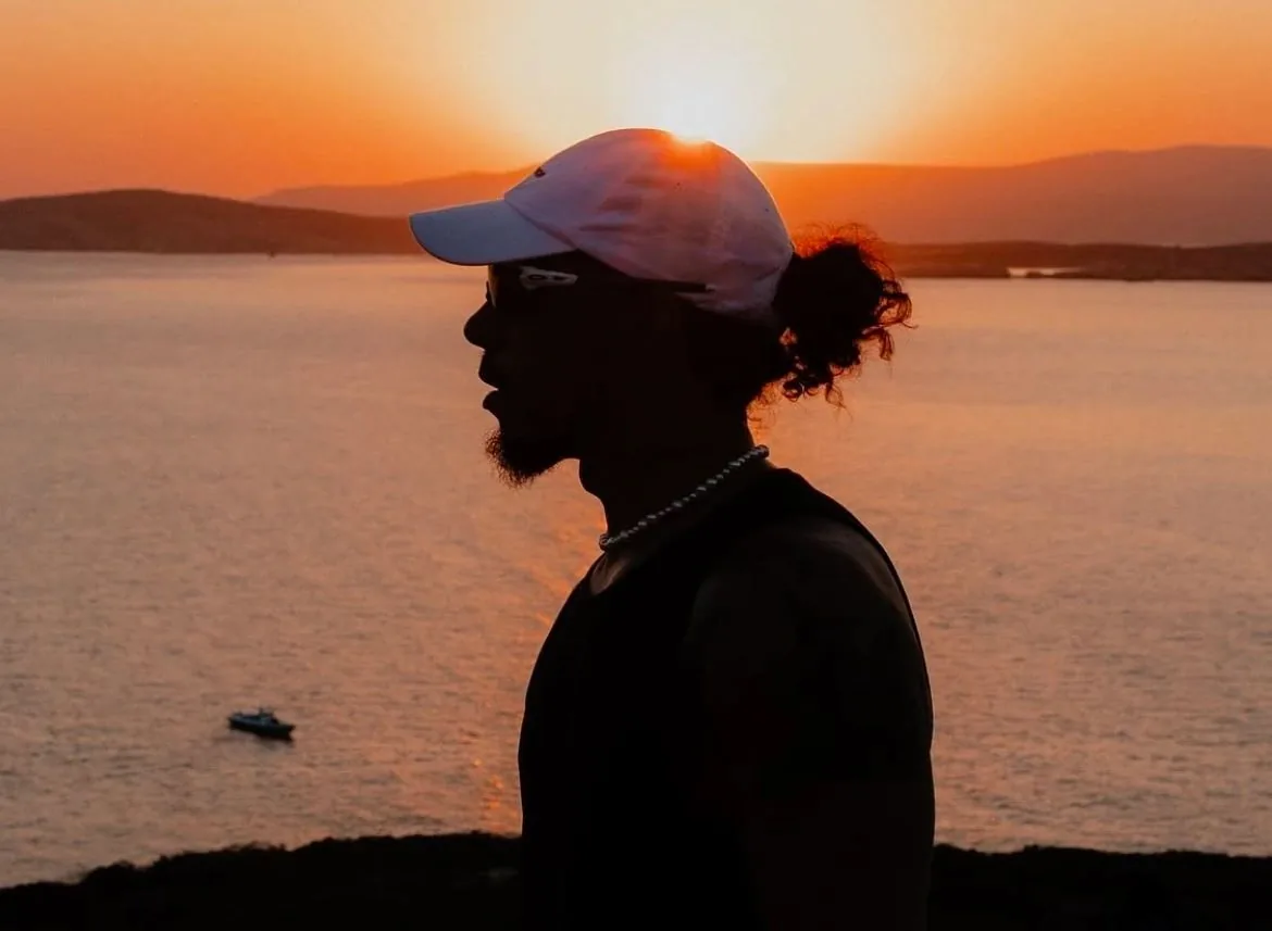 Unstoppable:Lewis Hamilton Keeps Pushing Forward