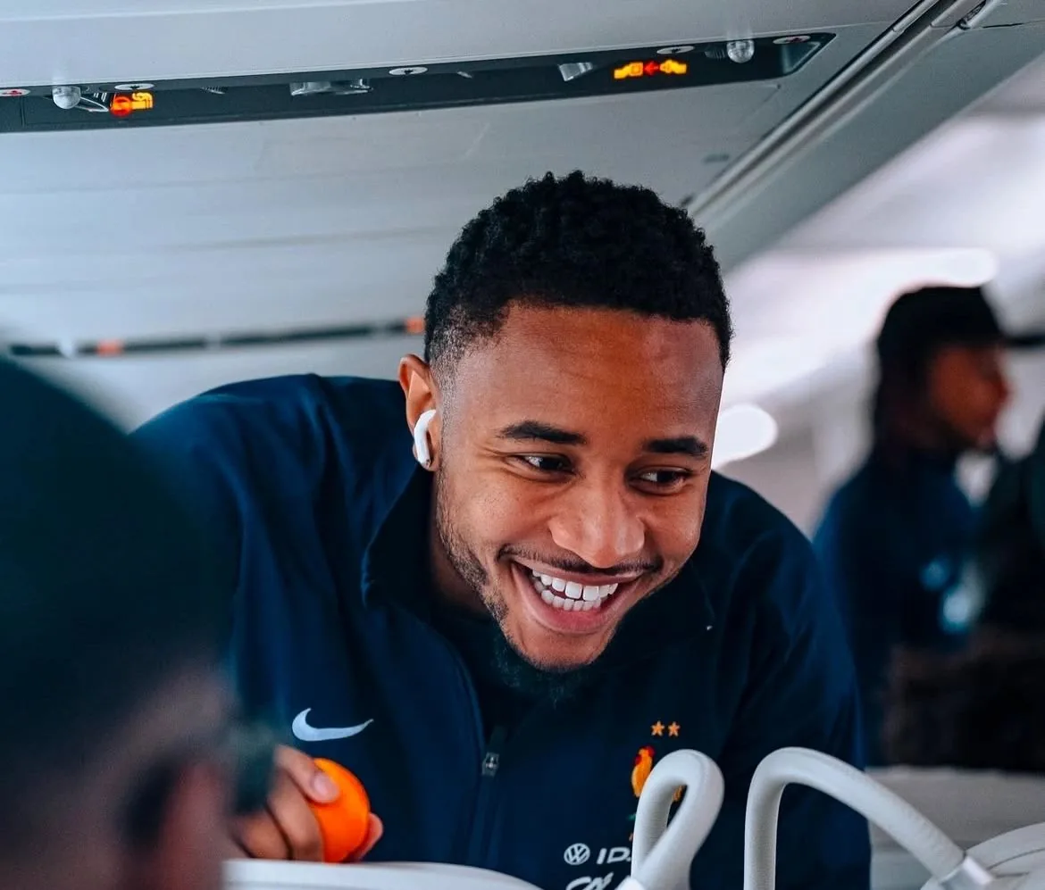 Les Bleus Arrive in Azerbaijan